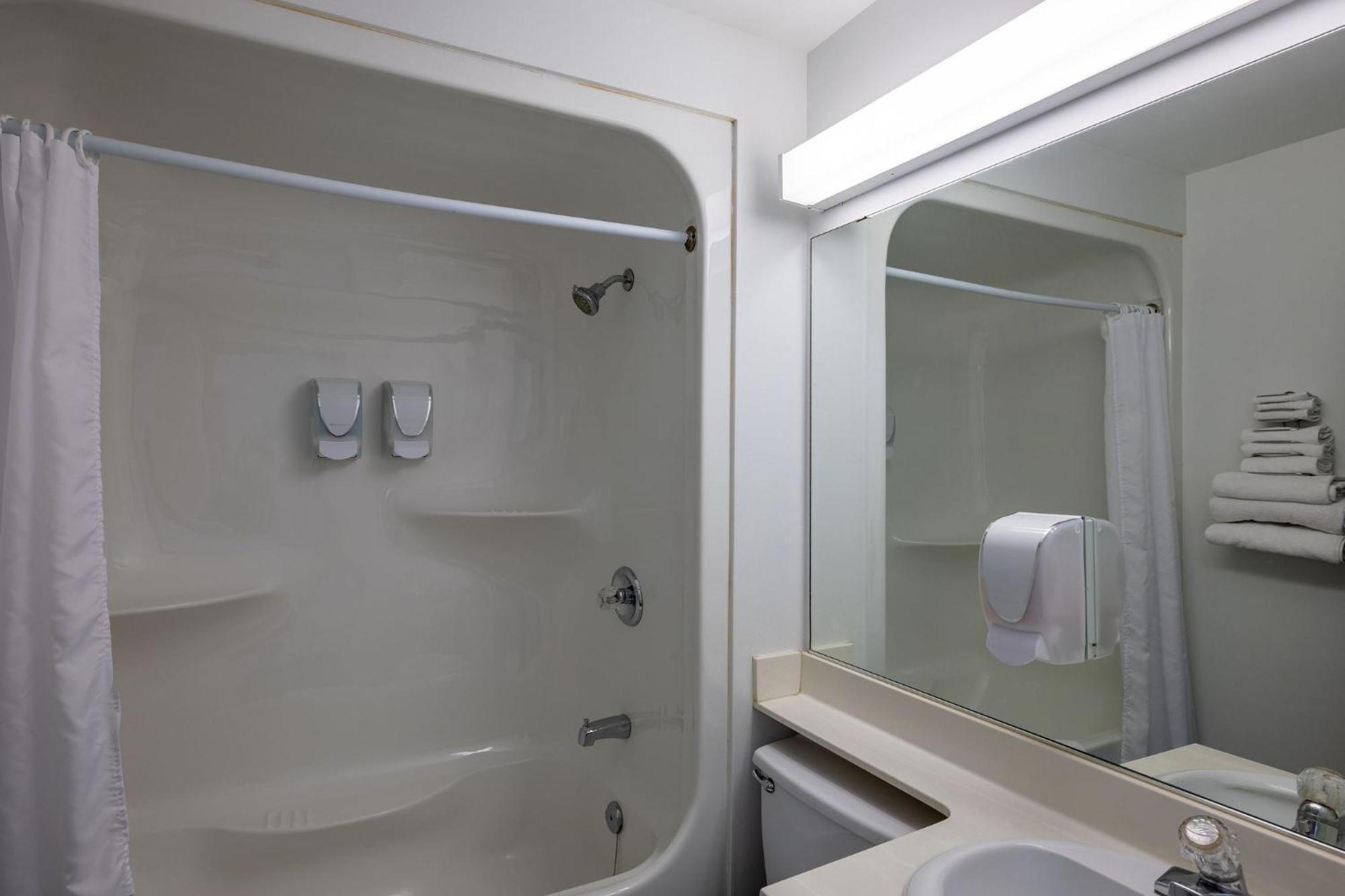 Repotel Aeroport Quebec Екстериор снимка